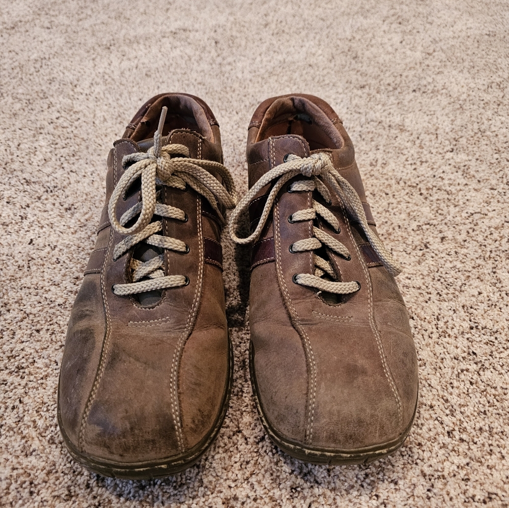 Sketchers men's 10.5 casual shoe
